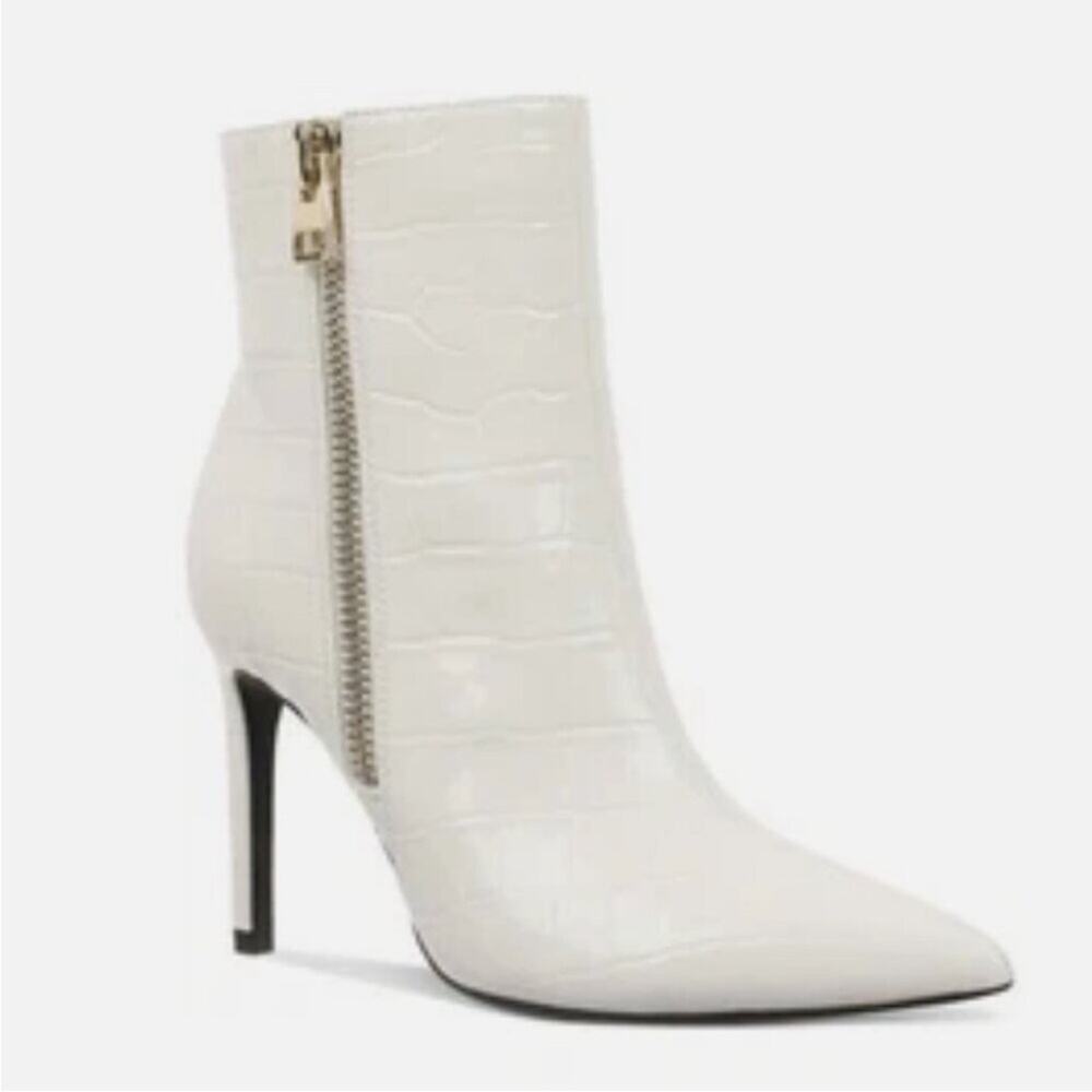 INC International Concepts Sarishaa Heeled Zip boots white croc - 9.5